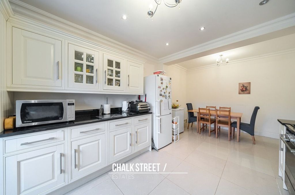 Property photo 3 of 30