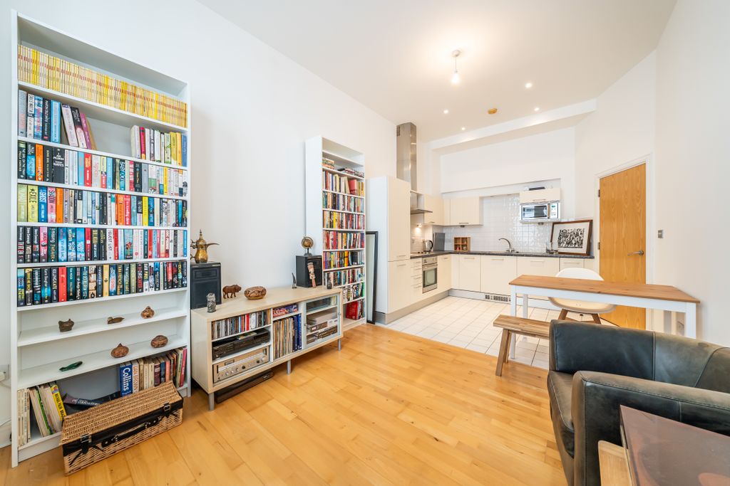 Property photo 2 of 11