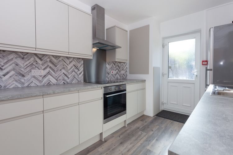 Property photo 1 of 11 Kitchen