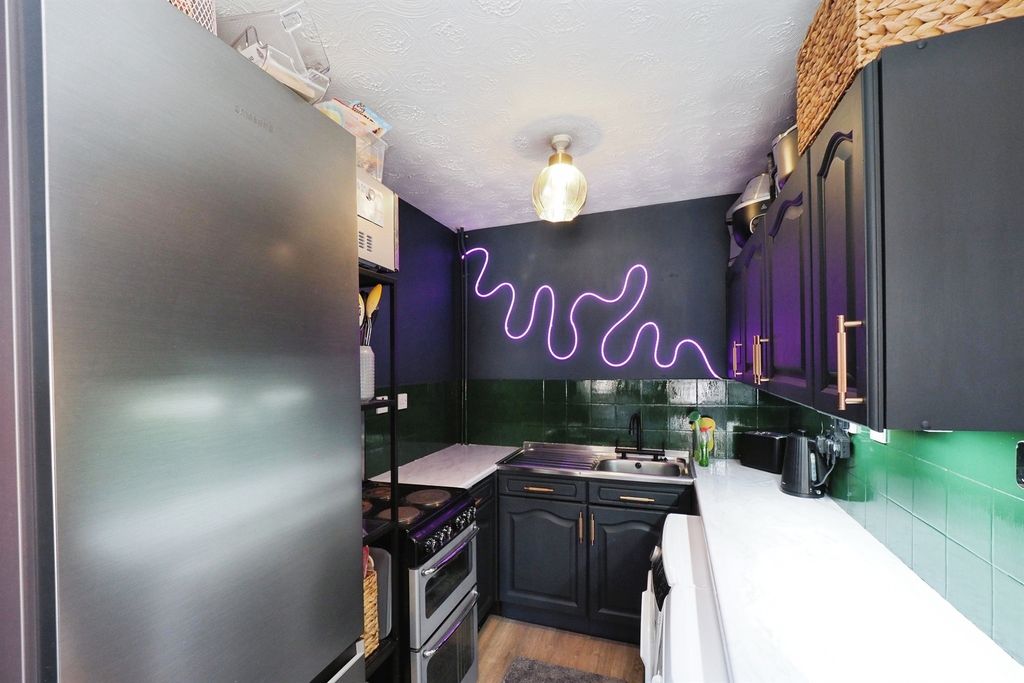 Property photo 2 of 17