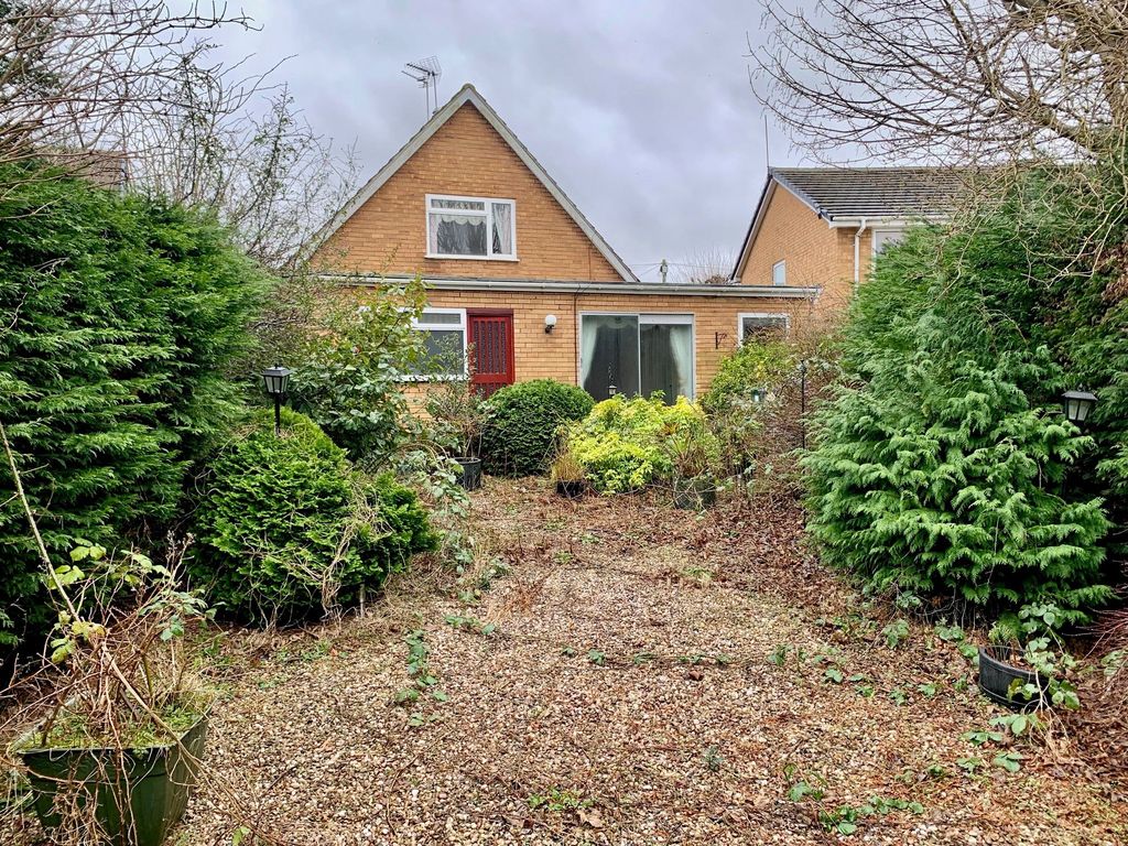 Property photo 2 of 18 Picture No. 23