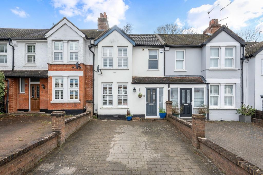 Property photo 1 of 14 Ashurst Road