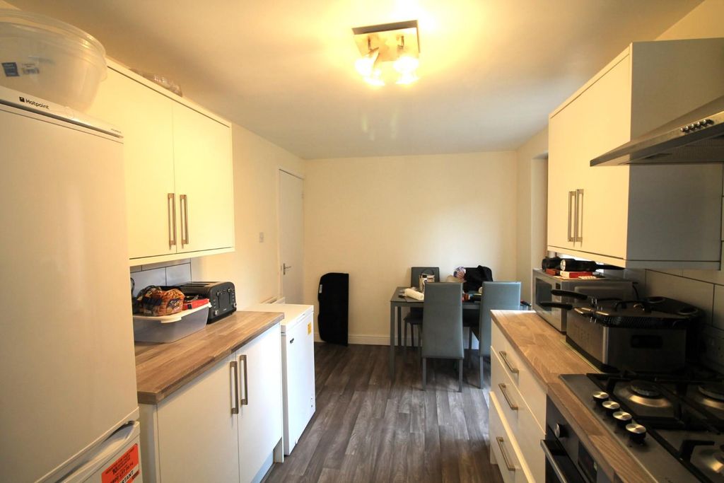 Property photo 3 of 9 Dining.Jpg