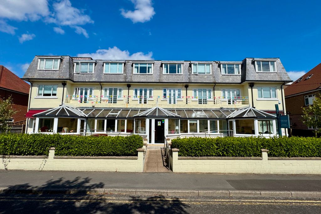 Property photo 1 of 14 York House
