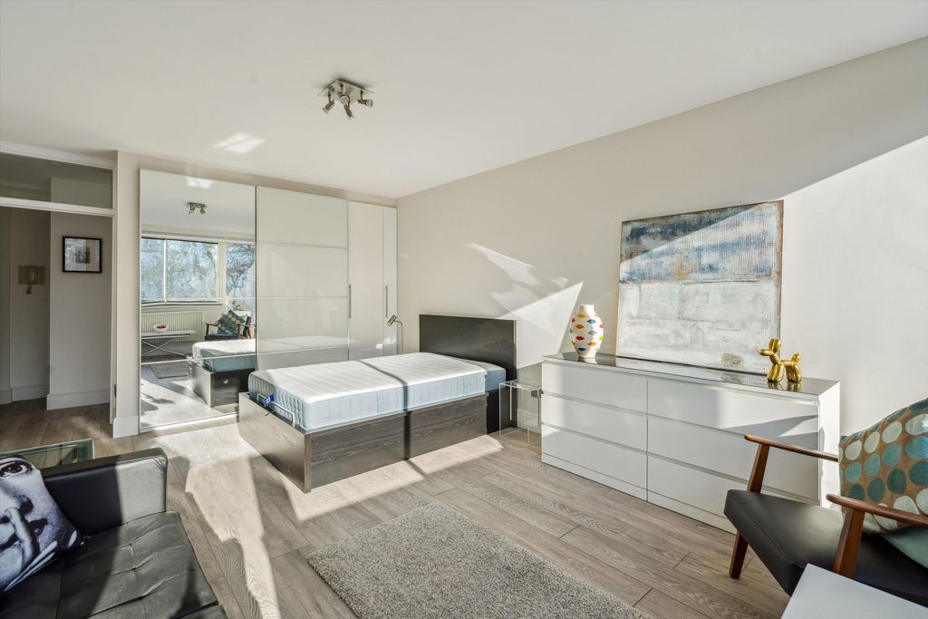 Property photo 3 of 8 Image