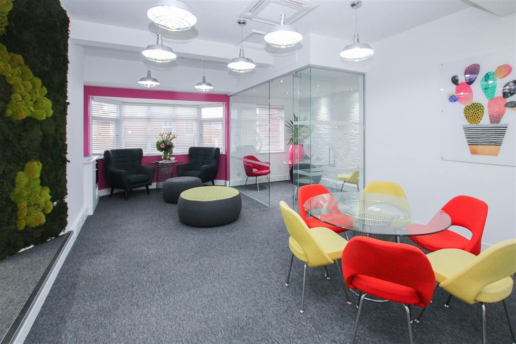 Property photo 2 of 11 Img_5276-5.Jpg