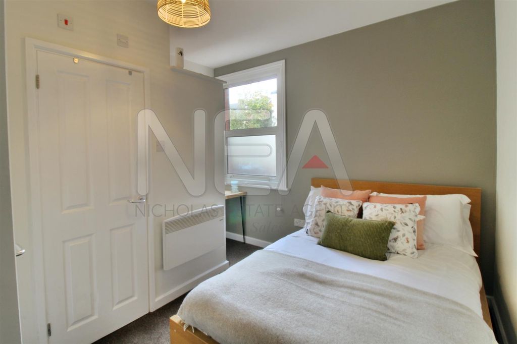 Property photo 1 of 6 Room Two & Ensuite
