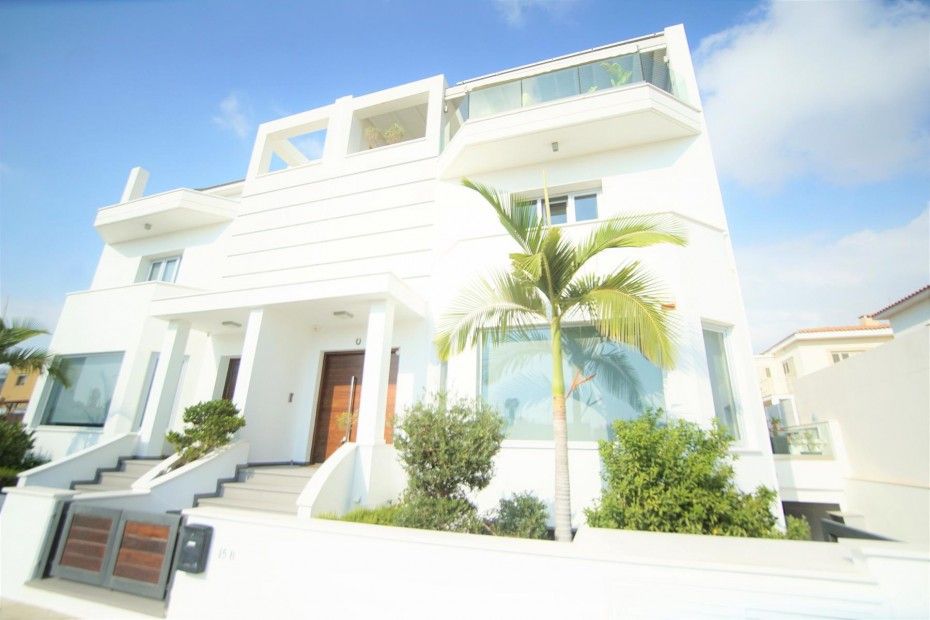 Property photo 2 of 30