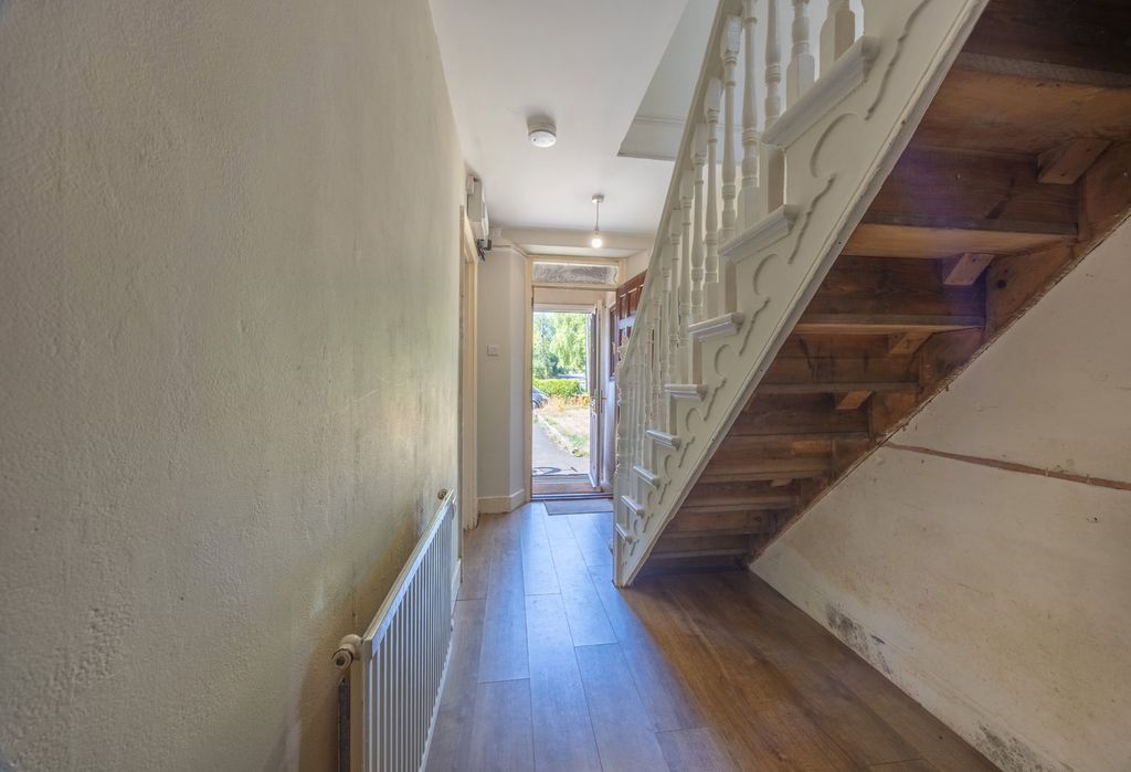 Property photo 3 of 33