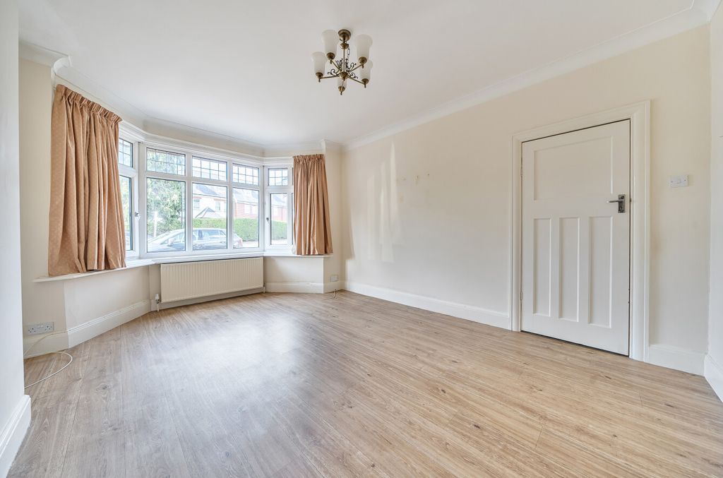 Property photo 2 of 13 1509767-17-6A85Ea...