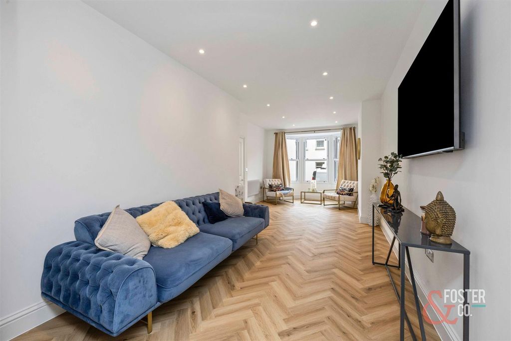 Property photo 3 of 38 Mortimer Road, 3-011.Jpg