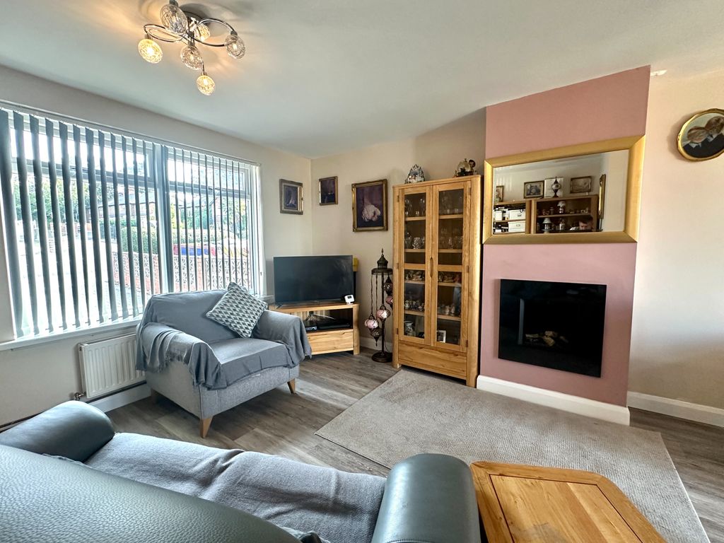 Property photo 3 of 25