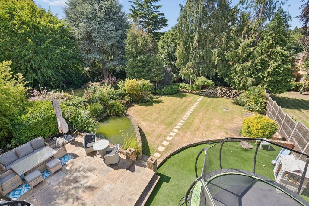 Property photo 2 of 23