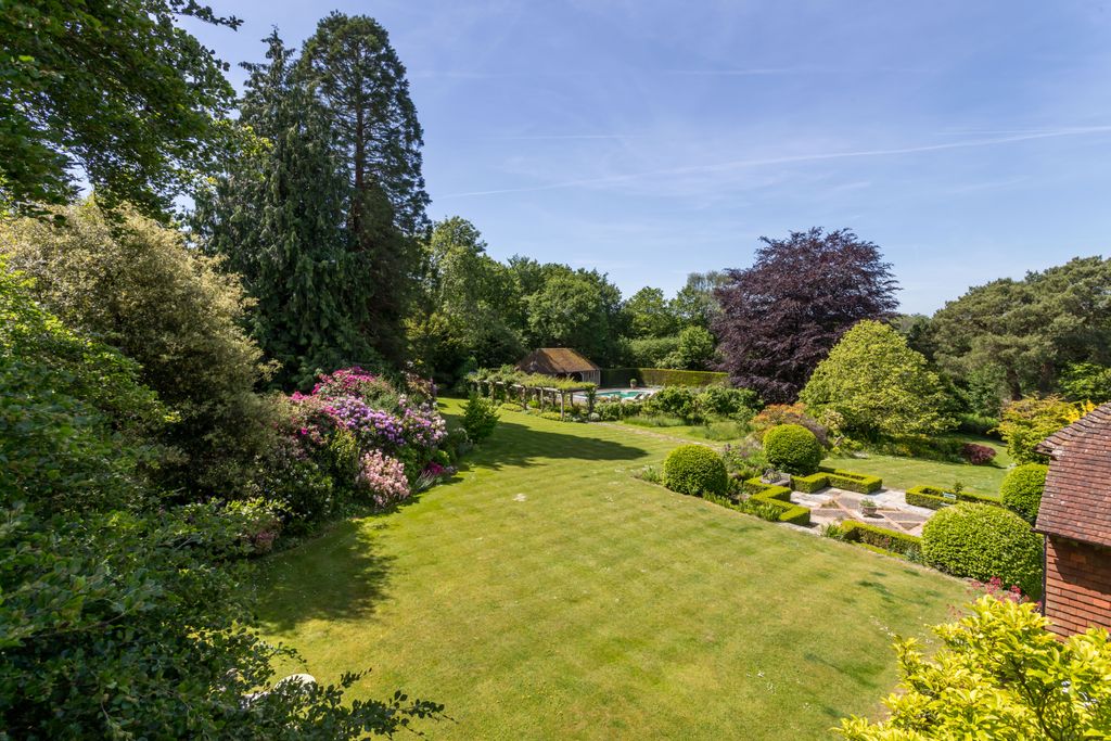 Property photo 2 of 36