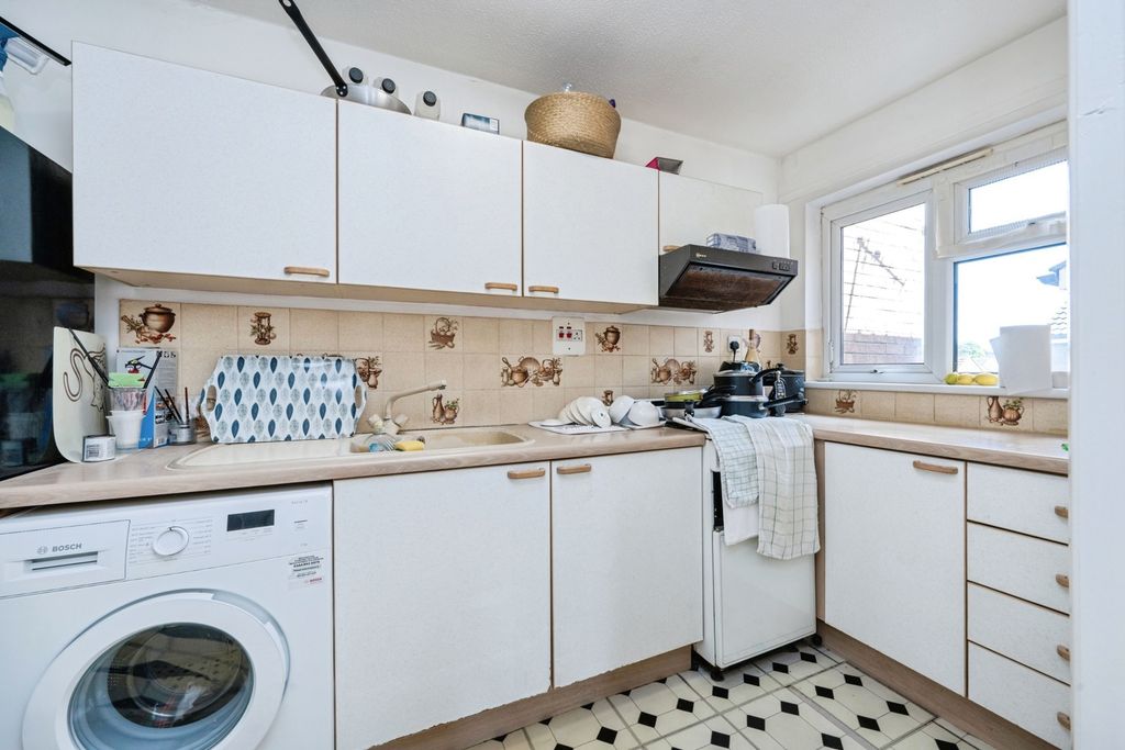 Property photo 3 of 19 Pbox-Img.Jpg