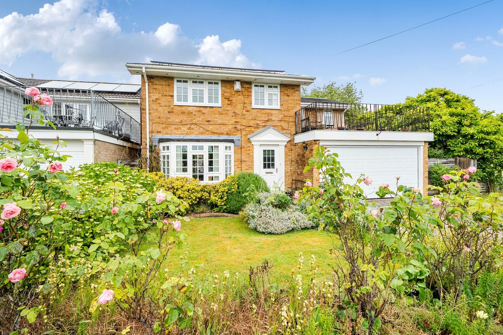Property photo 1 of 18