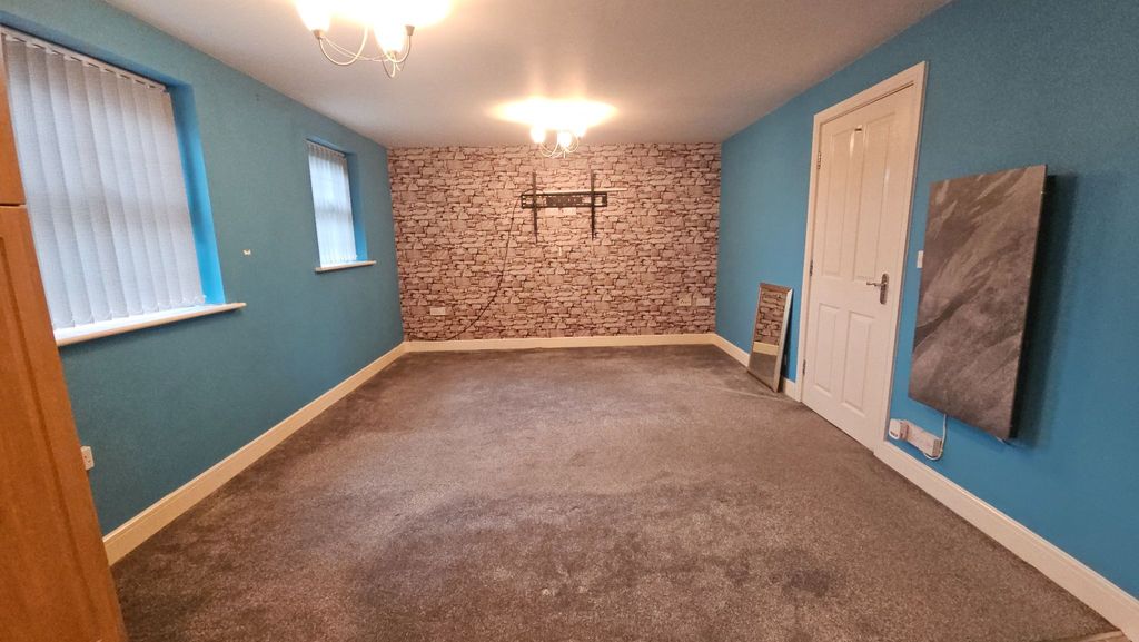 Property photo 3 of 7 Dinning Room/Lounge