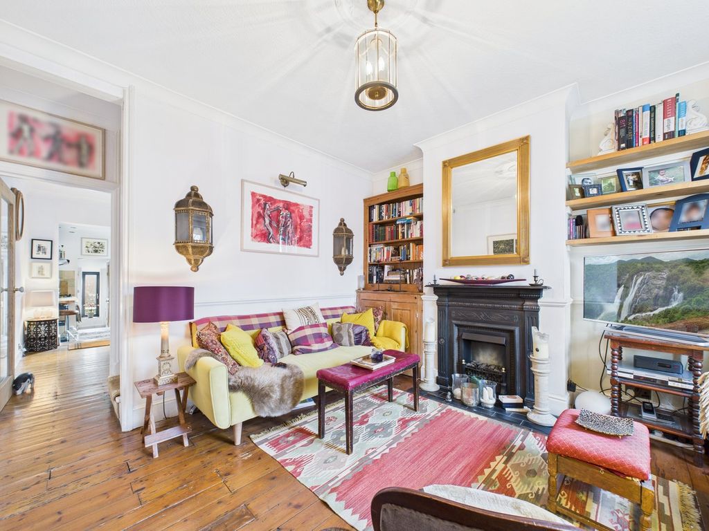 Property photo 3 of 17