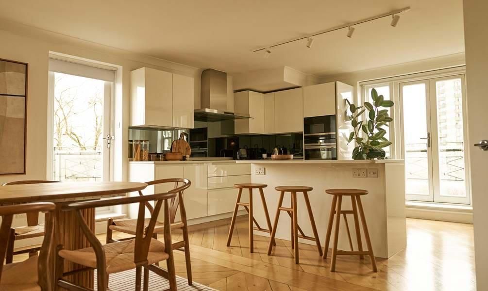 Property photo 3 of 17 Penthouse-35.Jpg