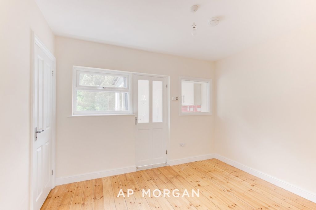 Property photo 3 of 15 Picture No. 06