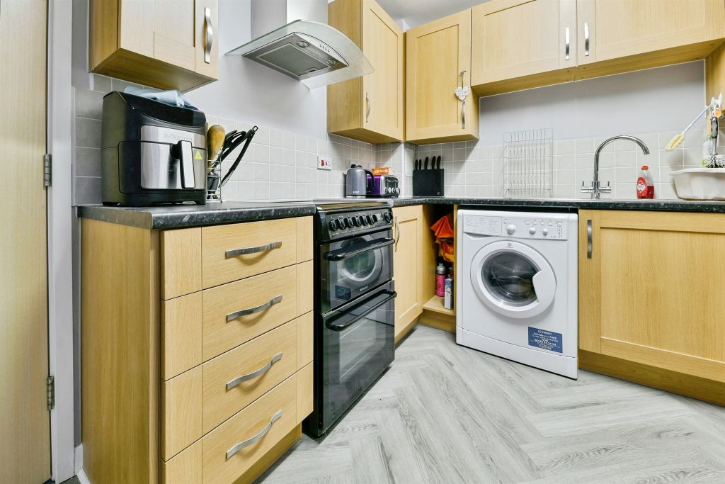 Property photo 3 of 11