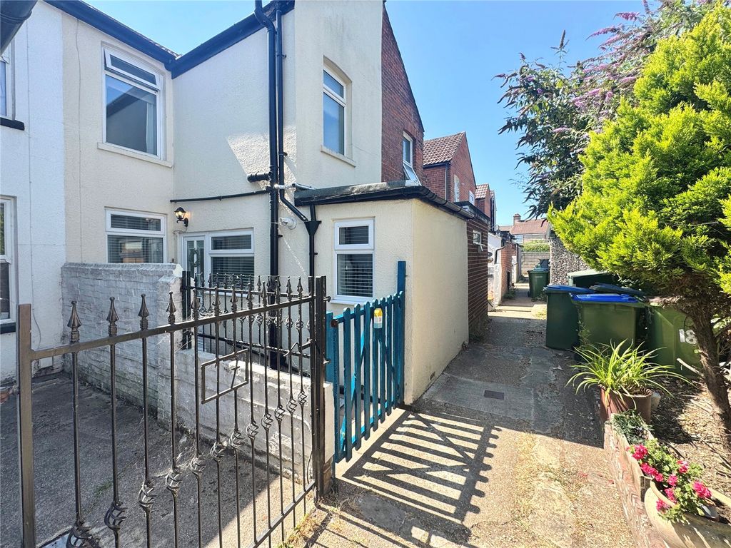 Property photo 1 of 17 Picture No. 01