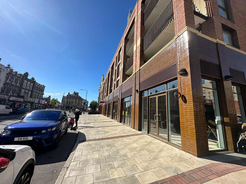 Property photo 3 of 12