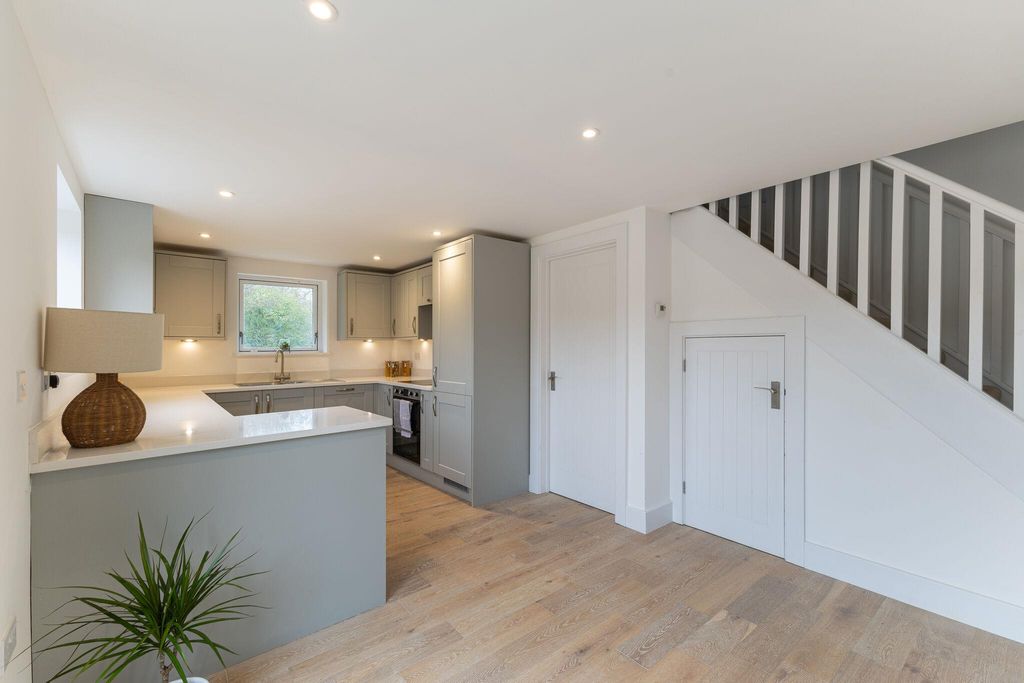 Property photo 2 of 15 Image