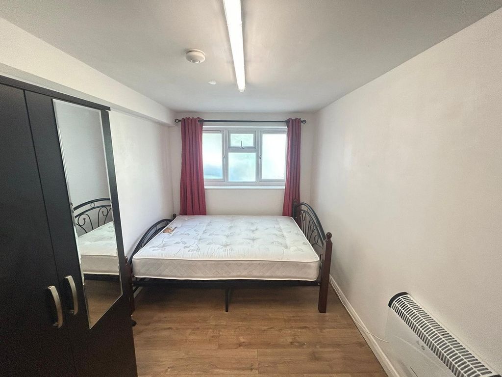 Property photo 2 of 4