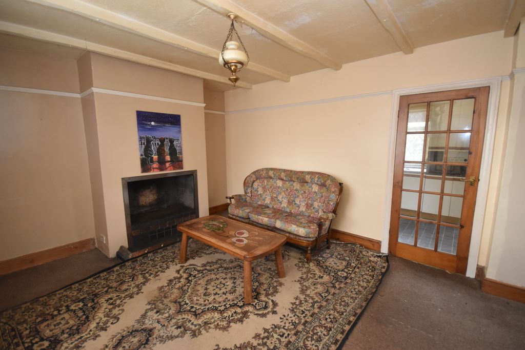 Property photo 2 of 13 Lounge