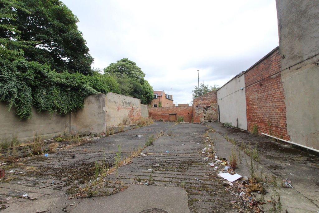 Property photo 2 of 3