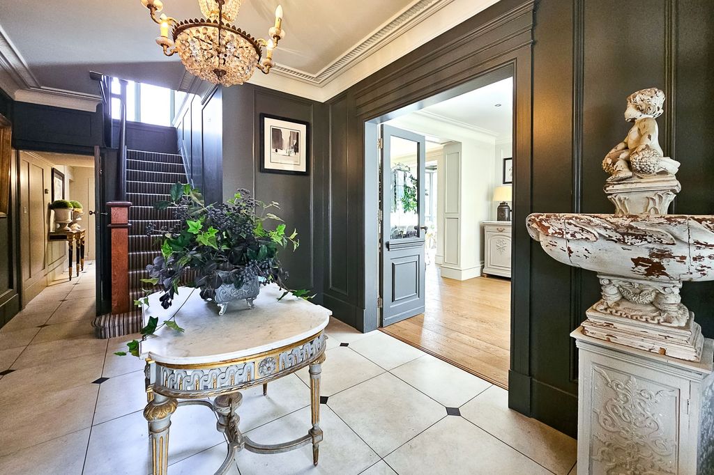 Property photo 1 of 42