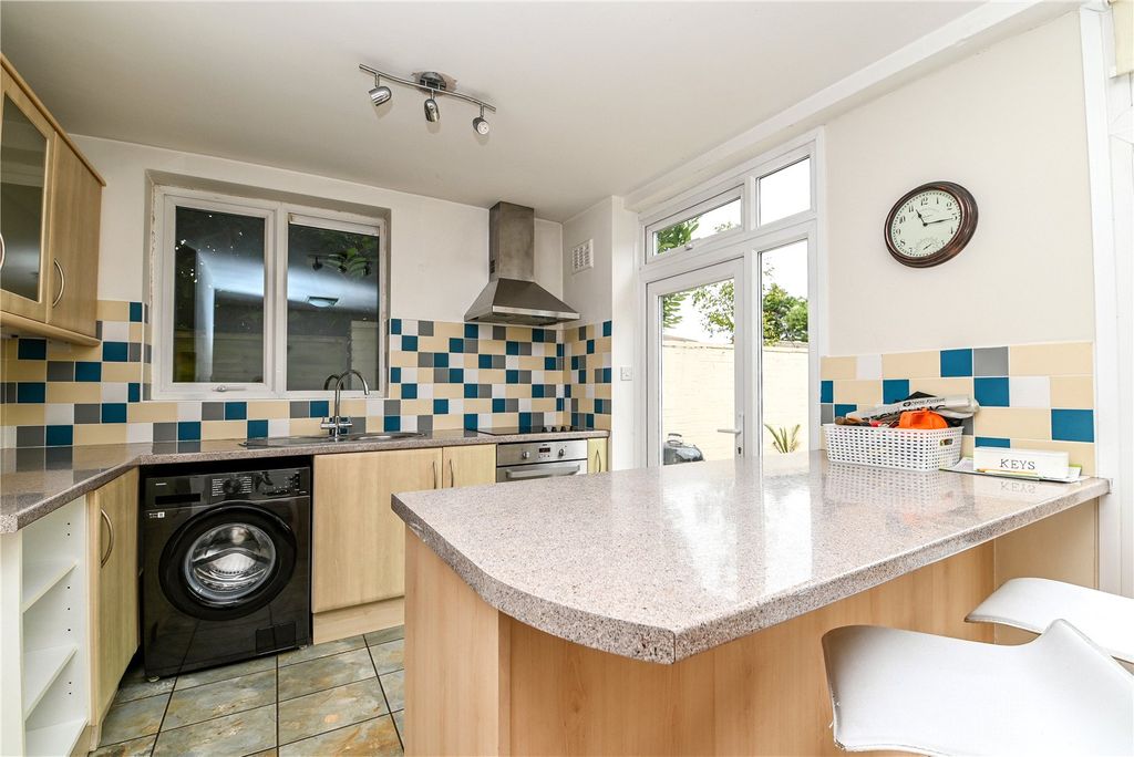 Property photo 3 of 18 Picture No. 23