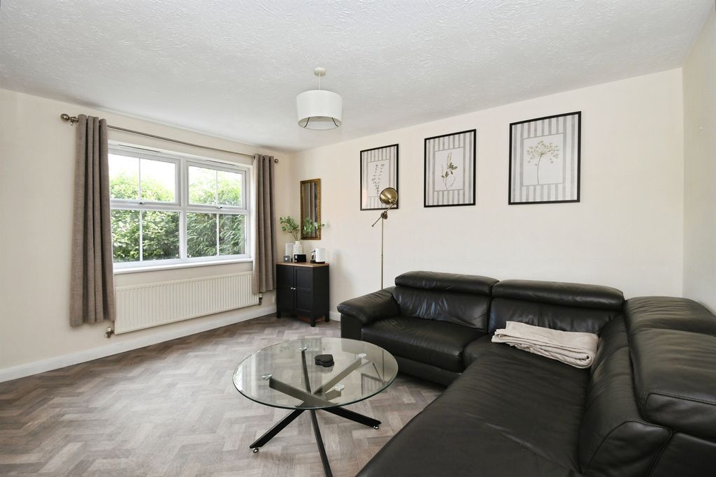 Property photo 2 of 14