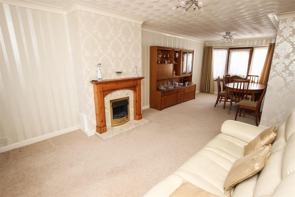 Property photo 2 of 16 Open Plan Lounge/Dining Room