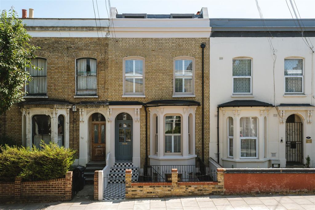 Property photo 2 of 60 Mayola Road-11.Jpg