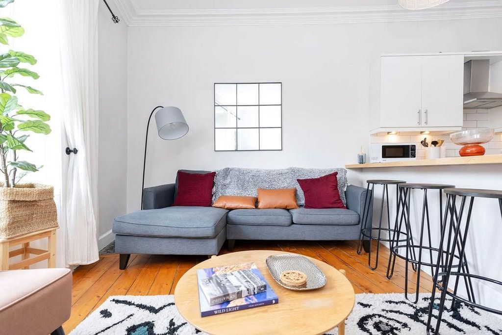 Property photo 1 of 24 Living Room