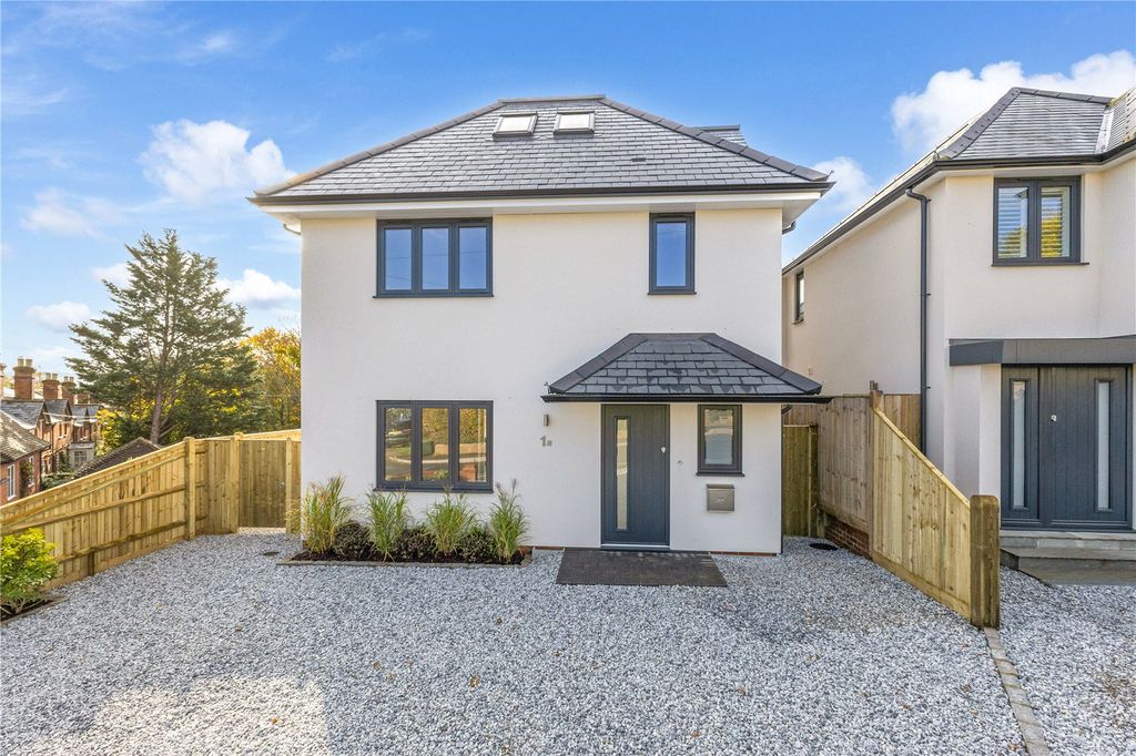 Property photo 1 of 14 Frontage