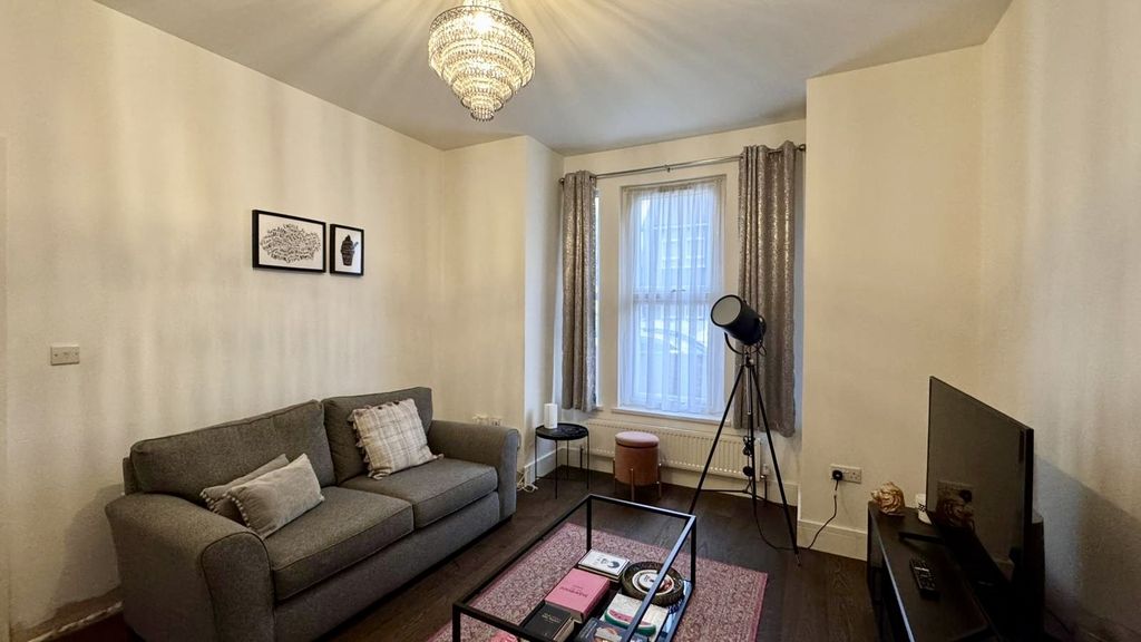 Property photo 3 of 18