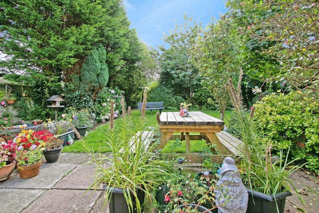 Property photo 2 of 17 Photography