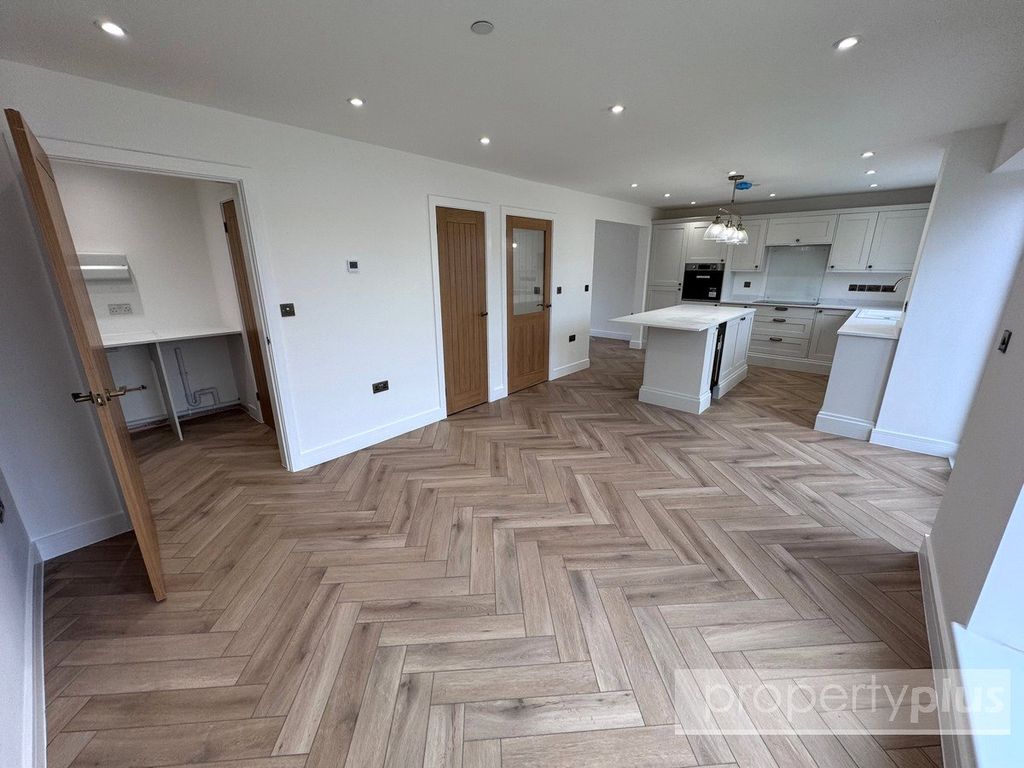 Property photo 3 of 26 Picture No. 21