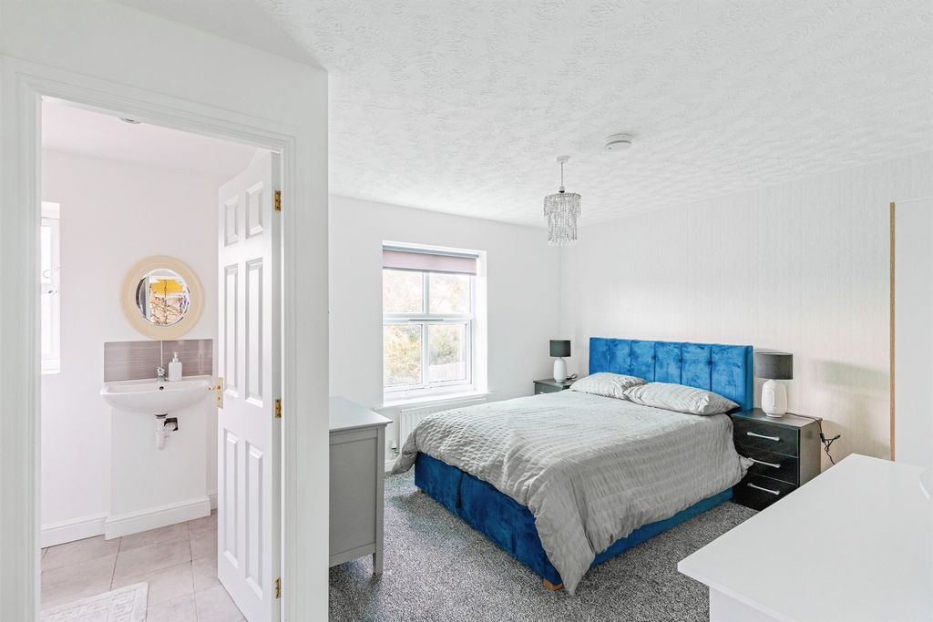 Additional image 6 of 5 bed detached house for saleHarwood Drive, Kettering NN16