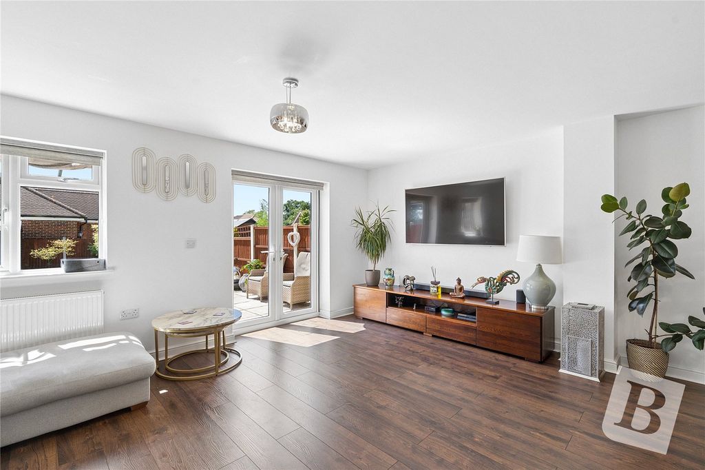 Property photo 1 of 16 Lounge