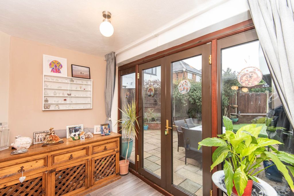 Property photo 3 of 24