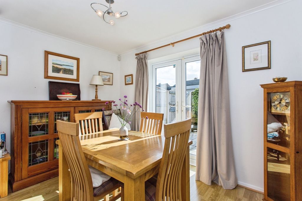 Property photo 3 of 19 Dining Room