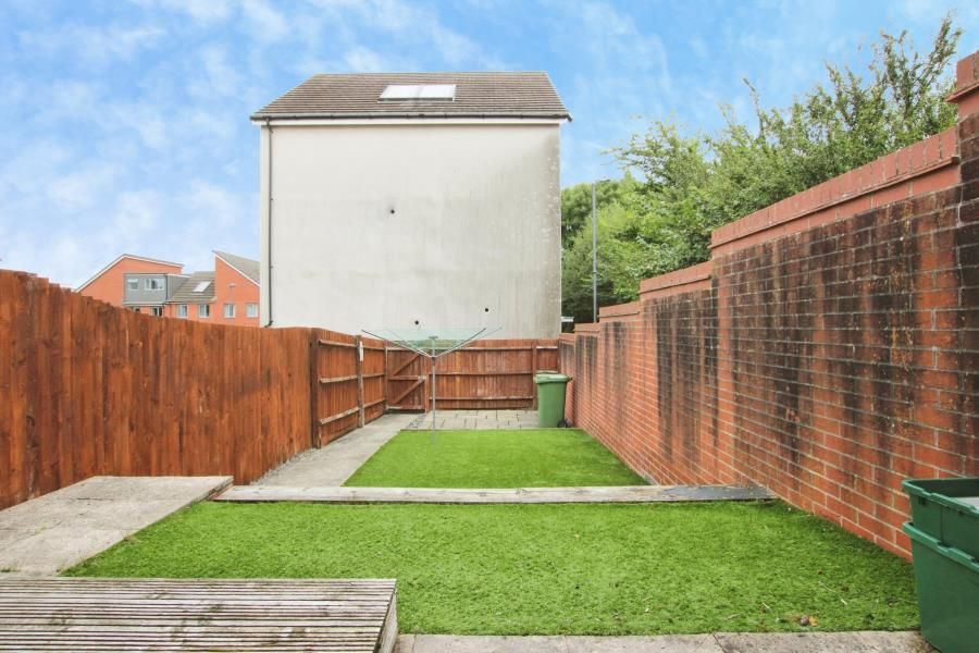 Property photo 2 of 18