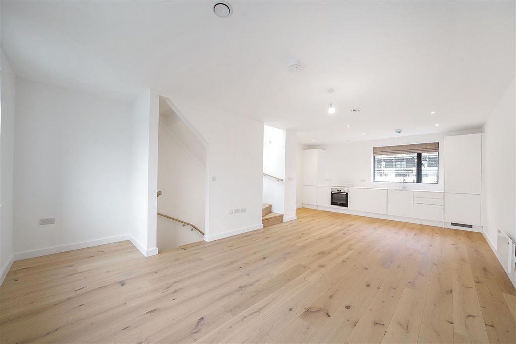 Property photo 3 of 12 1238401 (1).Jpg