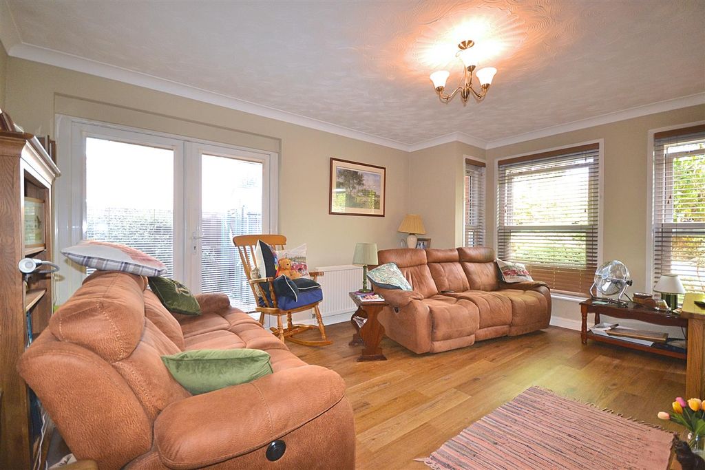 Property photo 2 of 29 42 (2).Png