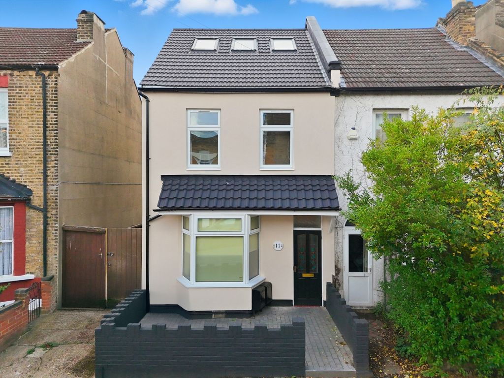 Property photo 1 of 24 4637780