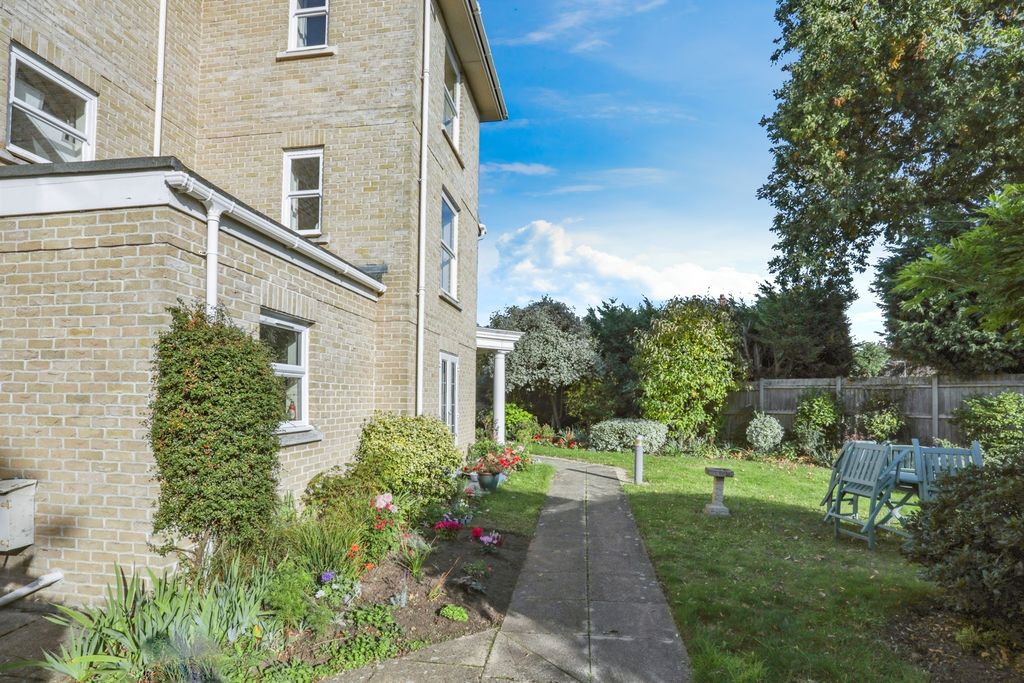 Property photo 3 of 12